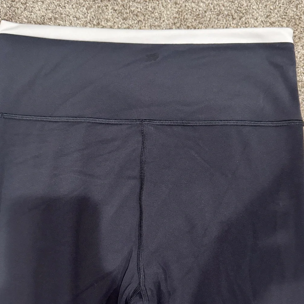 All in Motion Black Everyday Soft Ultra High Rise Leggings 7/8 length - Picture 8 of 8